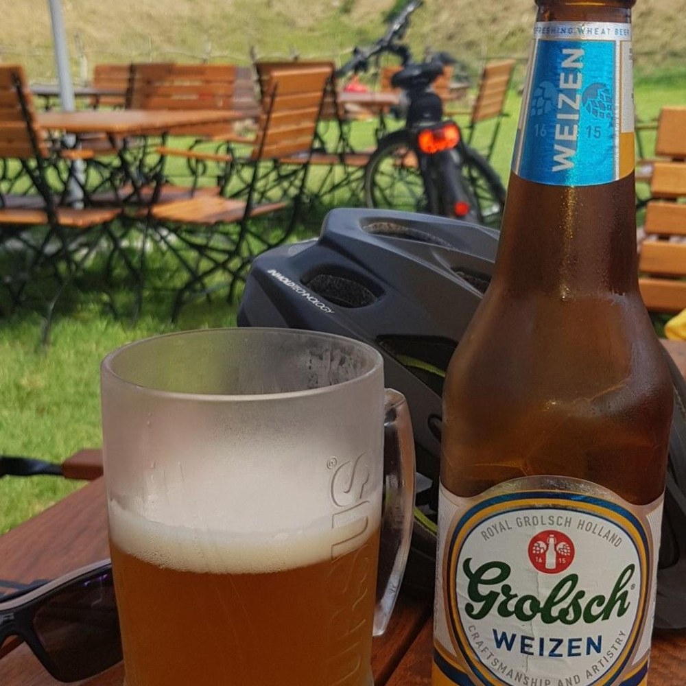 Bere rece după tura cu bicicleta