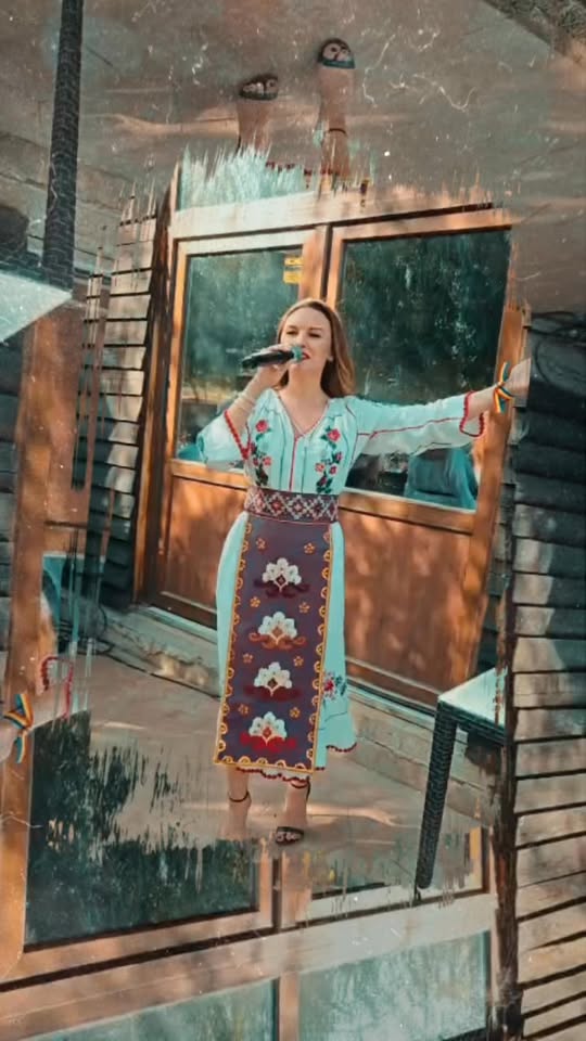 Artistă pe scenă